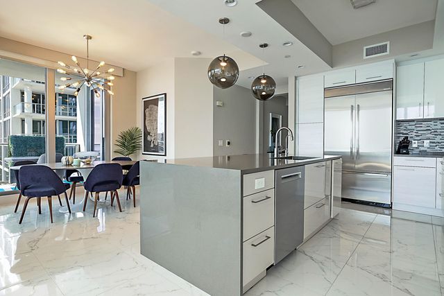 2 Water Club Way 1604, North Palm Beach, FL 33408
