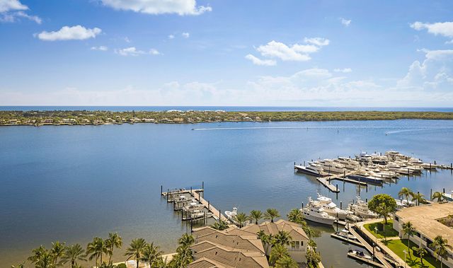2 Water Club Way 1604, North Palm Beach, FL 33408