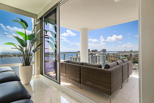 2 Water Club Way 1604, North Palm Beach, FL 33408