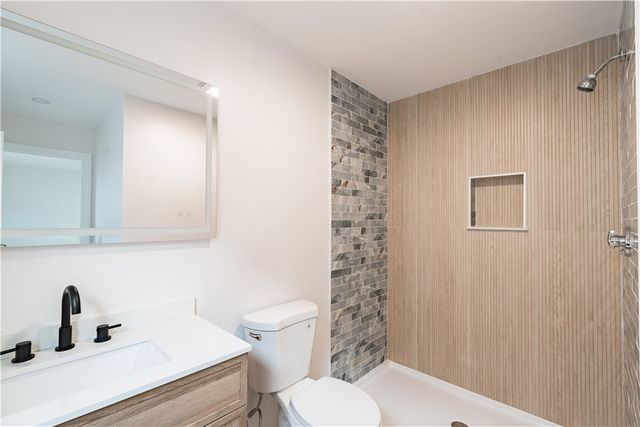 39 Douglas Avenue, Providence, RI 02908