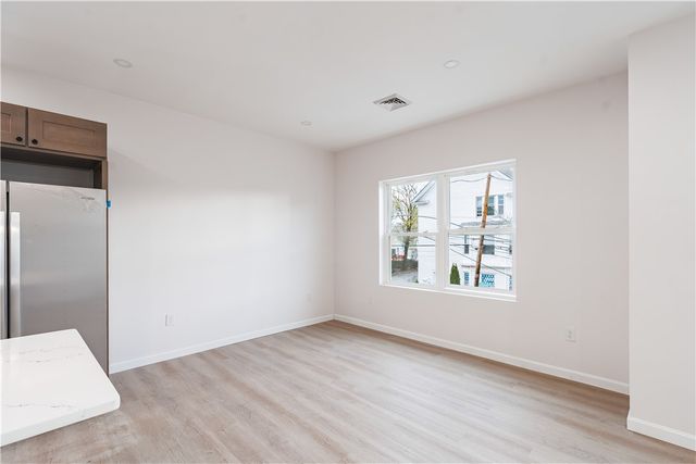 39 Douglas Avenue, Providence, RI 02908