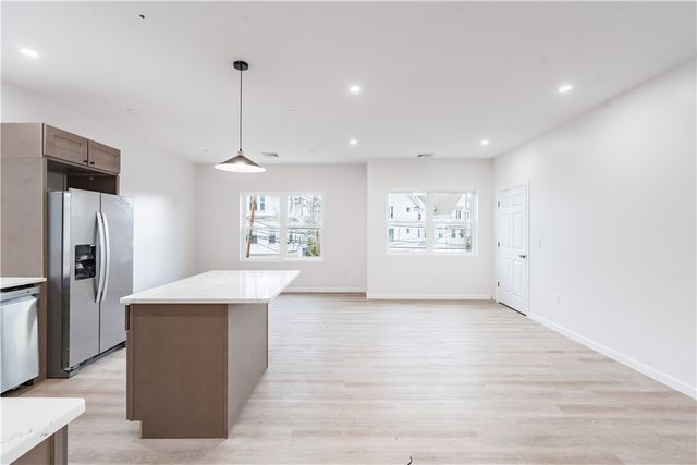 39 Douglas Avenue, Providence, RI 02908