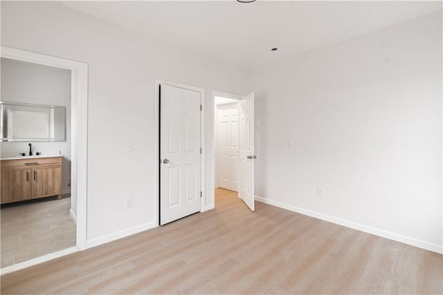 39 Douglas Avenue, Providence, RI 02908