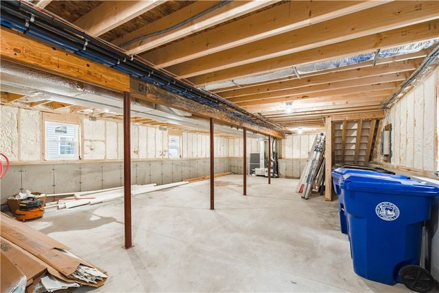 39 Douglas Avenue, Providence, RI 02908