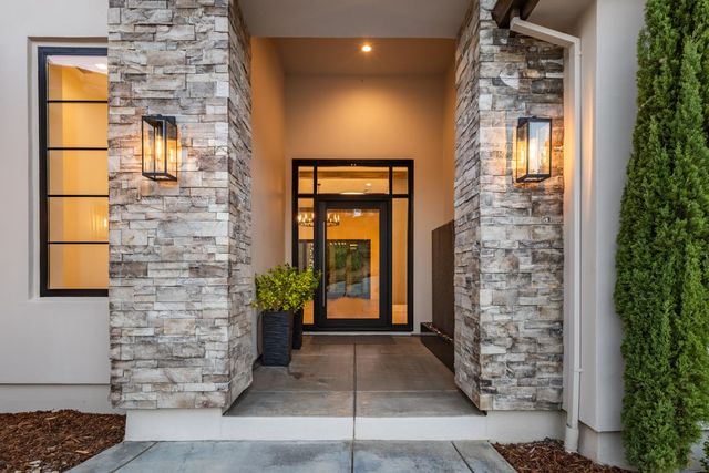 2078 Long View Dr, Meadow Vista, CA 95722