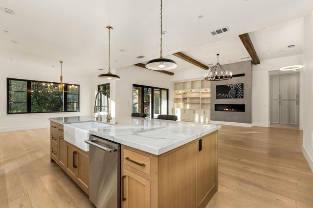 2078 Long View Dr, Meadow Vista, CA 95722