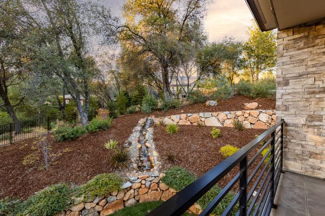 2078 Long View Dr, Meadow Vista, CA 95722