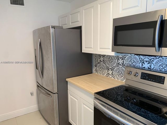 8590 SW 212th St 210, Cutler Bay, FL 33189