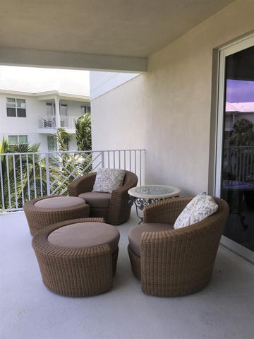 431 Bay Colony Drive N, Juno Beach, FL 33408
