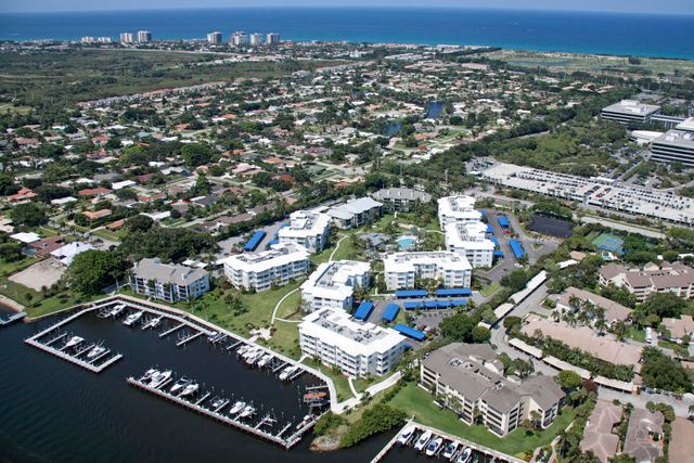 431 Bay Colony Drive N, Juno Beach, FL 33408