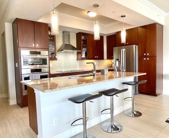 431 Bay Colony Drive N, Juno Beach, FL 33408