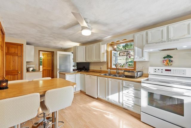 80 High St, Wilmington, MA 01887