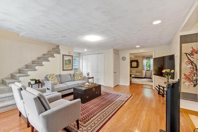 80 High St, Wilmington, MA 01887