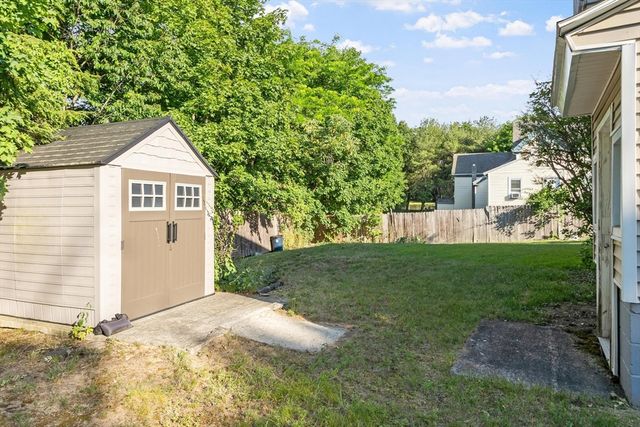 80 High St, Wilmington, MA 01887