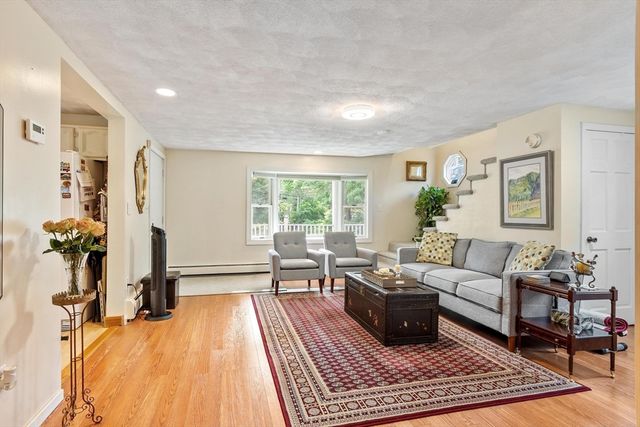 80 High St, Wilmington, MA 01887