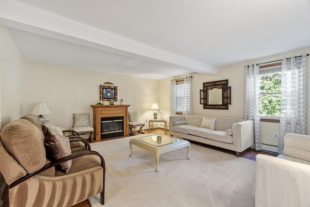 80 High St, Wilmington, MA 01887