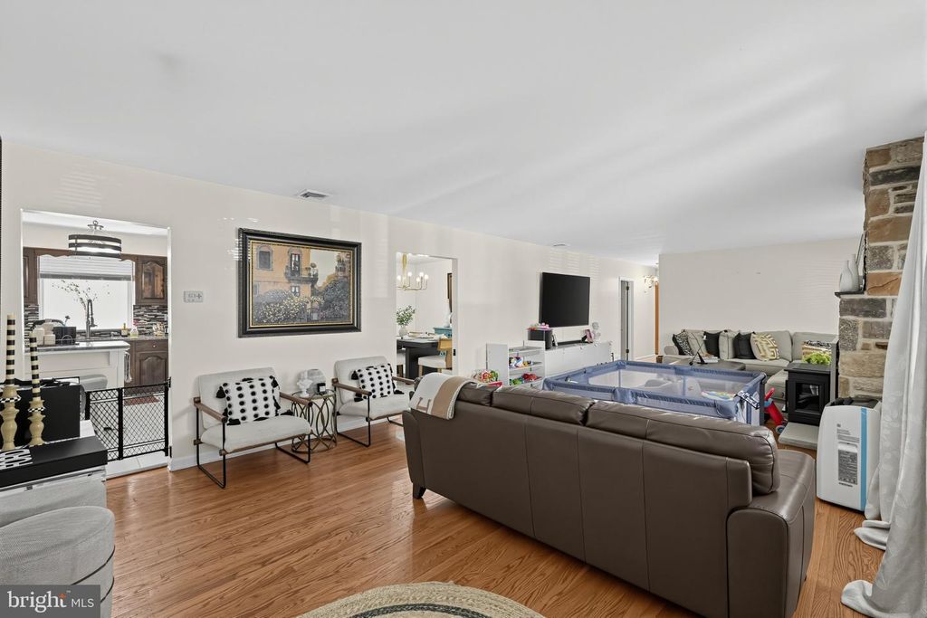 1400 FAUNCE ST, PHILADELPHIA, PA 19111 — photo 5