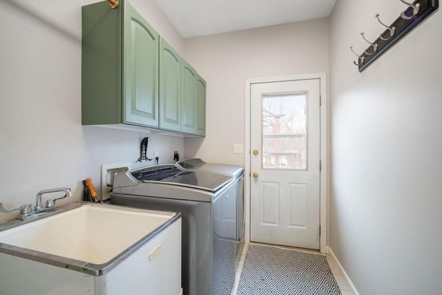 N56W33191 Ivy LANE, Nashotah, WI 53058