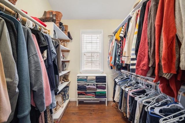 N56W33191 Ivy LANE, Nashotah, WI 53058