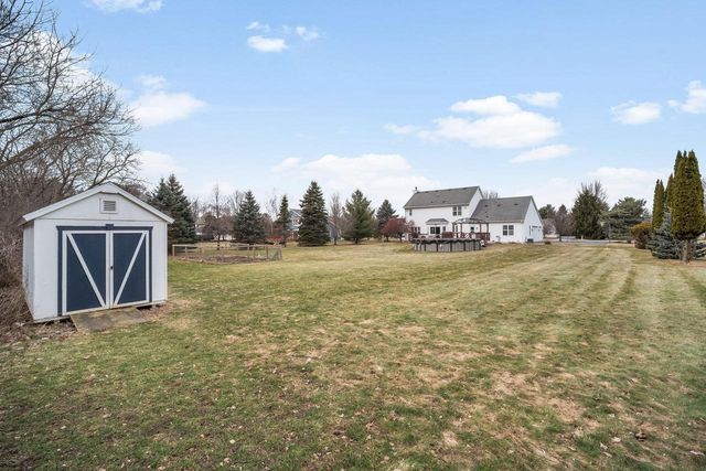 N56W33191 Ivy LANE, Nashotah, WI 53058