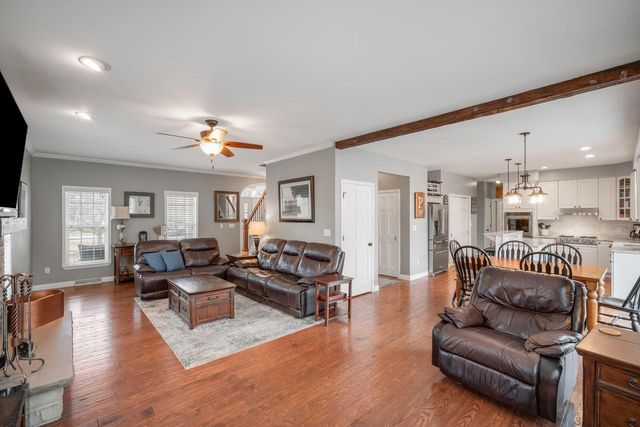 N56W33191 Ivy LANE, Nashotah, WI 53058