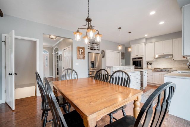 N56W33191 Ivy LANE, Nashotah, WI 53058