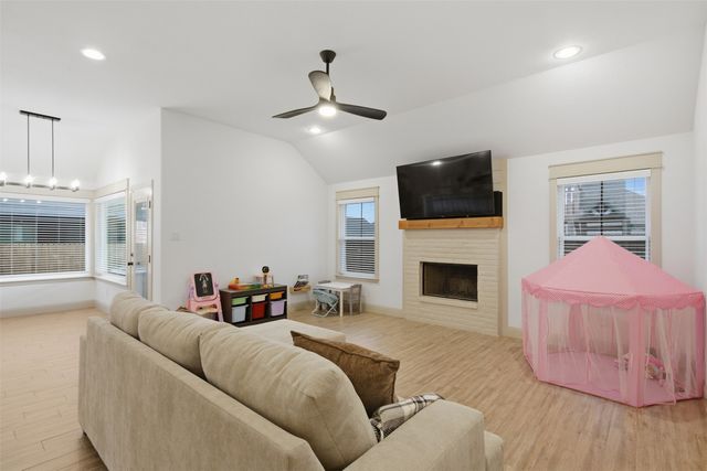 924 Rodgers Avenue, Godley, TX 76044