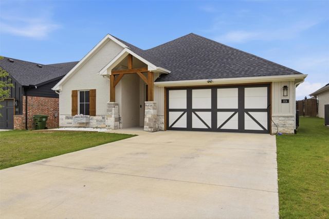 924 Rodgers Avenue, Godley, TX 76044