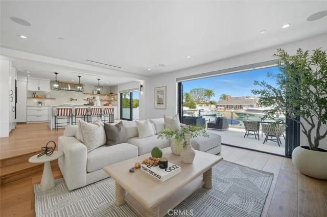 3 Linda Isle, Newport Beach, CA 92660