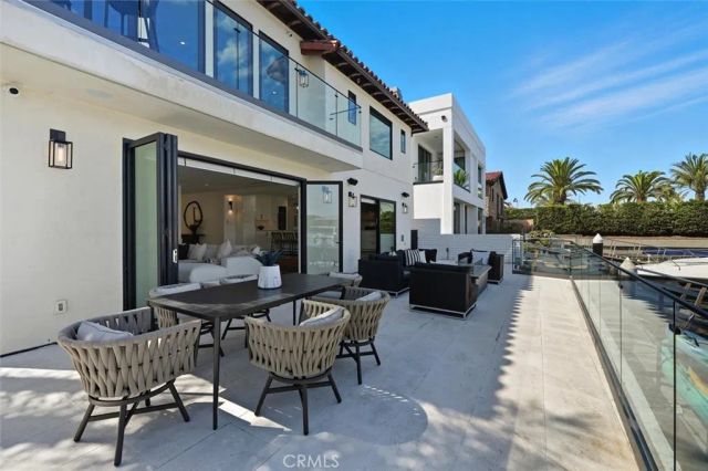 3 Linda Isle, Newport Beach, CA 92660