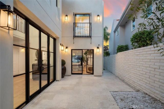 3 Linda Isle, Newport Beach, CA 92660