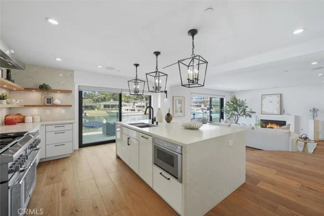3 Linda Isle, Newport Beach, CA 92660