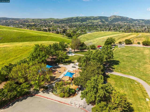 812 Beaver Creek Ct, San Ramon, CA 94582