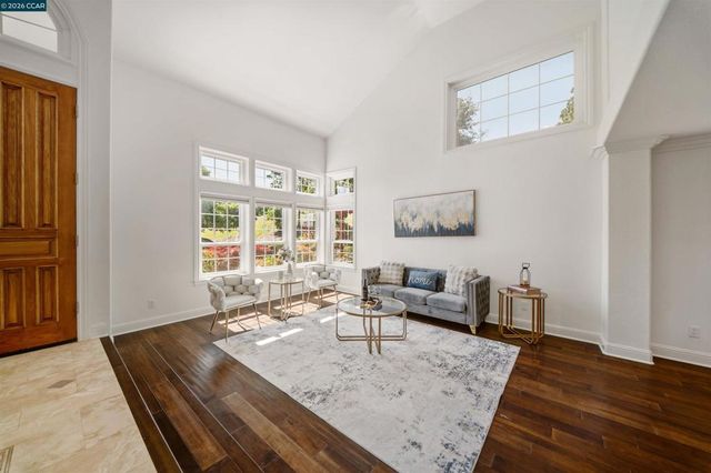 812 Beaver Creek Ct, San Ramon, CA 94582