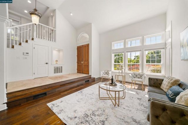 812 Beaver Creek Ct, San Ramon, CA 94582