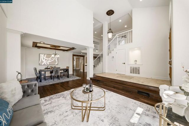 812 Beaver Creek Ct, San Ramon, CA 94582