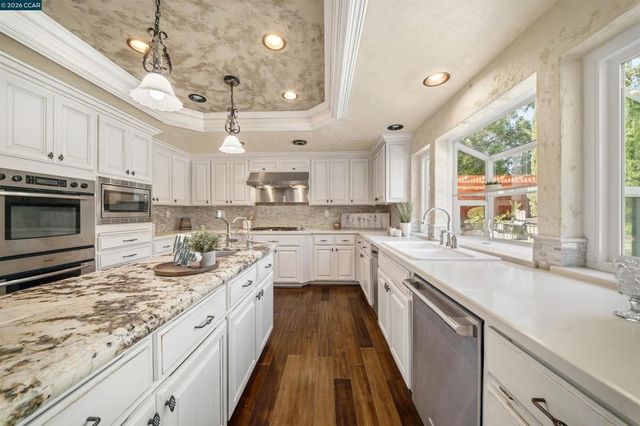 812 Beaver Creek Ct, San Ramon, CA 94582