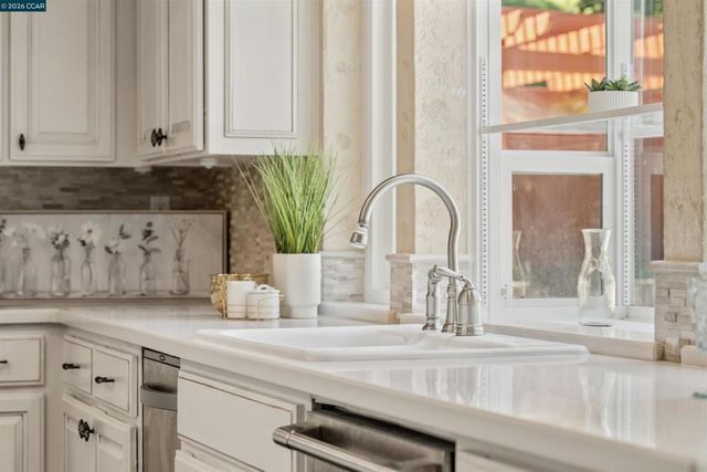 812 Beaver Creek Ct, San Ramon, CA 94582