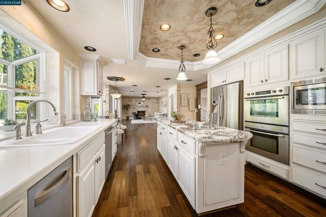 812 Beaver Creek Ct, San Ramon, CA 94582