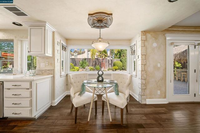 812 Beaver Creek Ct, San Ramon, CA 94582