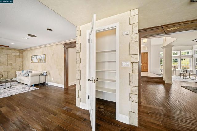 812 Beaver Creek Ct, San Ramon, CA 94582