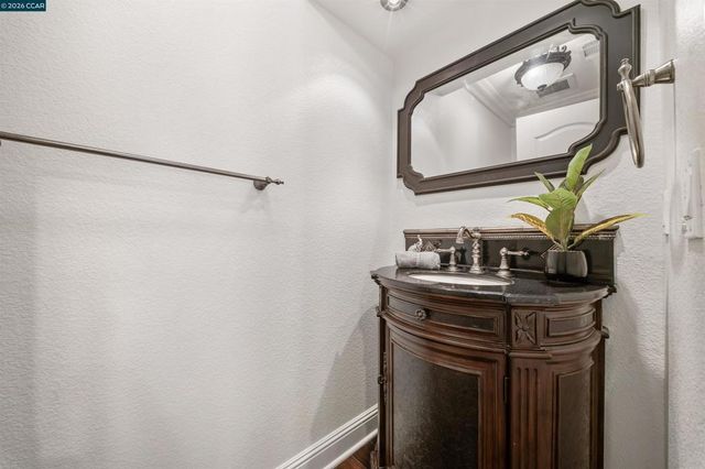 812 Beaver Creek Ct, San Ramon, CA 94582