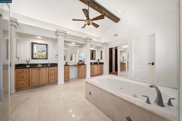 812 Beaver Creek Ct, San Ramon, CA 94582