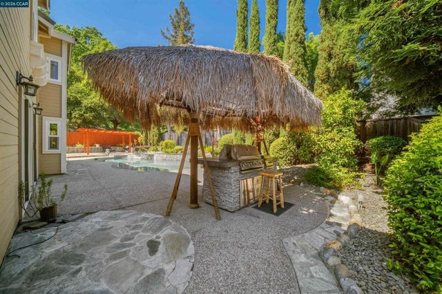 812 Beaver Creek Ct, San Ramon, CA 94582