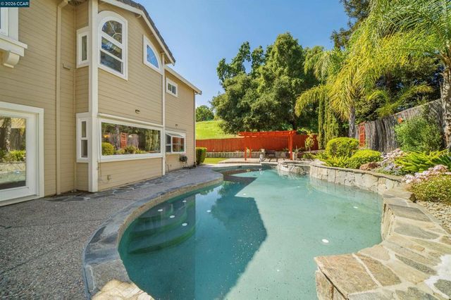 812 Beaver Creek Ct, San Ramon, CA 94582