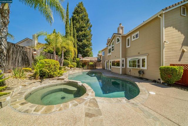 812 Beaver Creek Ct, San Ramon, CA 94582