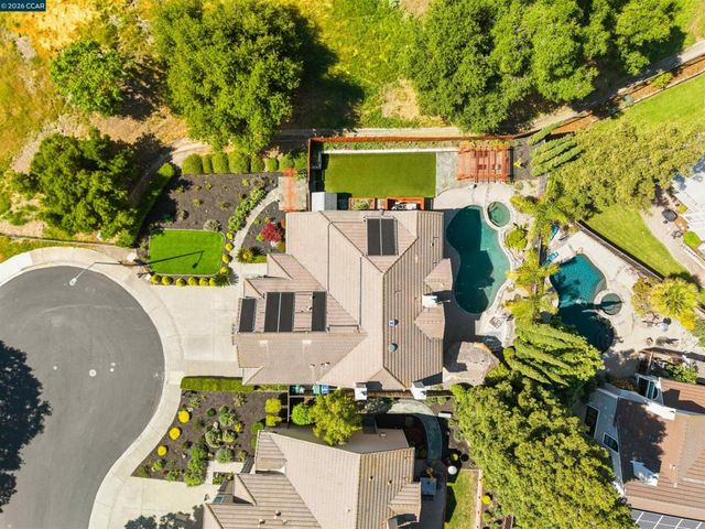 812 Beaver Creek Ct, San Ramon, CA 94582