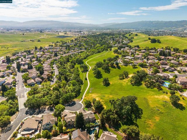 812 Beaver Creek Ct, San Ramon, CA 94582