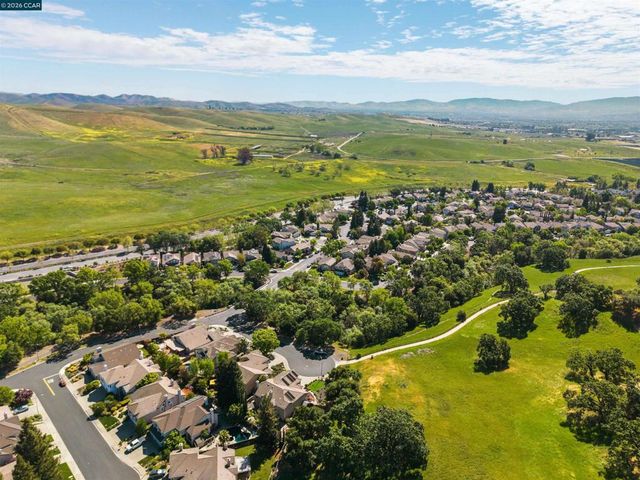 812 Beaver Creek Ct, San Ramon, CA 94582