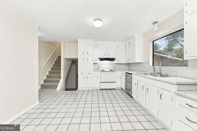 2576 Glenrock Drive, Decatur, GA 30032
